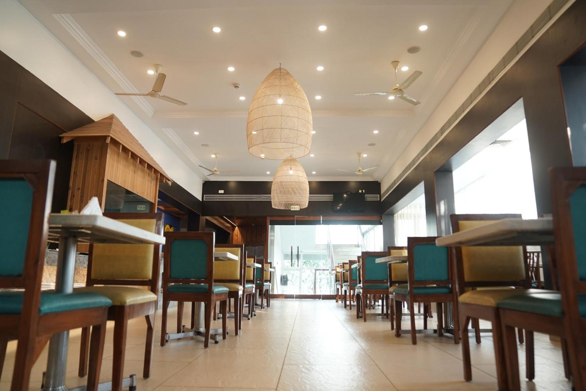 Clarion Hotel Ocean Palms Goa Calangute Eksteriør billede